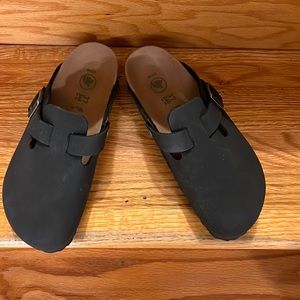 Brand new vegan Boston Birkenstocks black